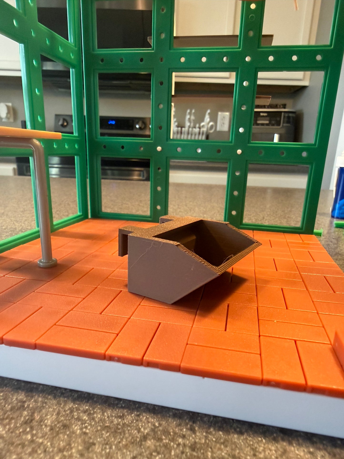 Mini Brands Greenhouse – 3D Printed Shelf & Accessory Kit